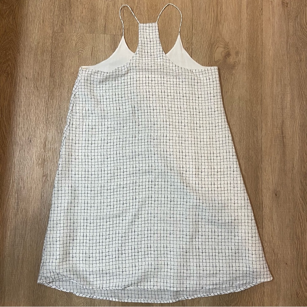 Patterned Shift Dress - Picture 2 of 5